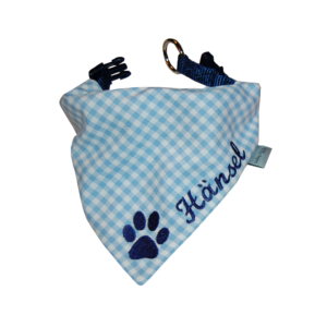 Halstuch für Hunde mit Namen und Pfote in blau-kariert von Lieblingsstücke
